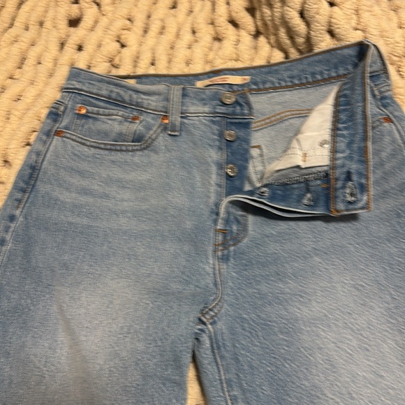 Levi's Light Blue Straight Leg Women's Jeans, Ankle Length - Picture 4 of 6